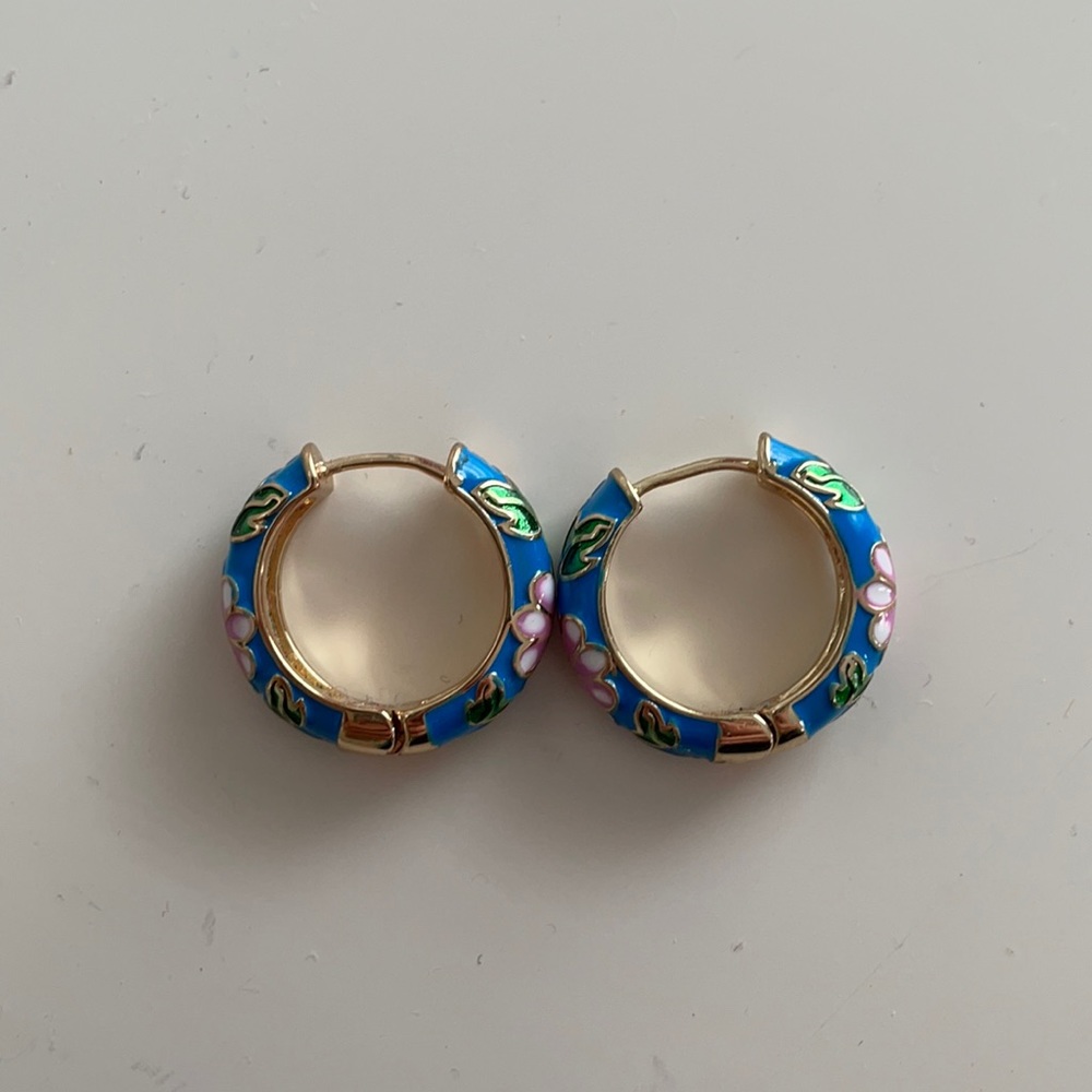 Beautiful Earth Boutique Small Hoop Earrings